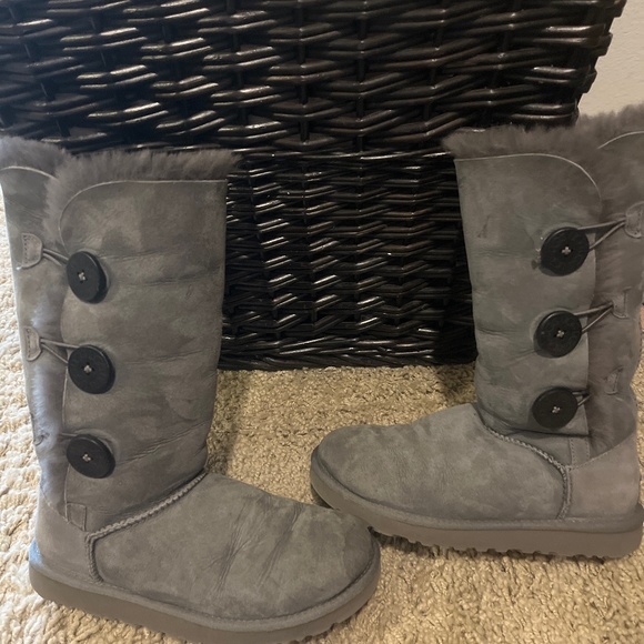Bailey three button ugg - Picture 1 of 2